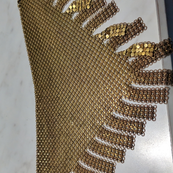 RARE STYLE FRINGE Whiting & Davis Vintage Gold Tone Mesh Fringe Bib Necklace. - Picture 9 of 10